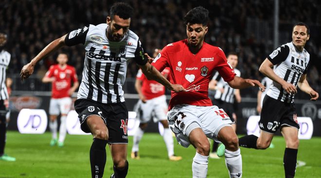 包含柏林赫塔主场胜弗赖堡，欧战席位或许在望的词条