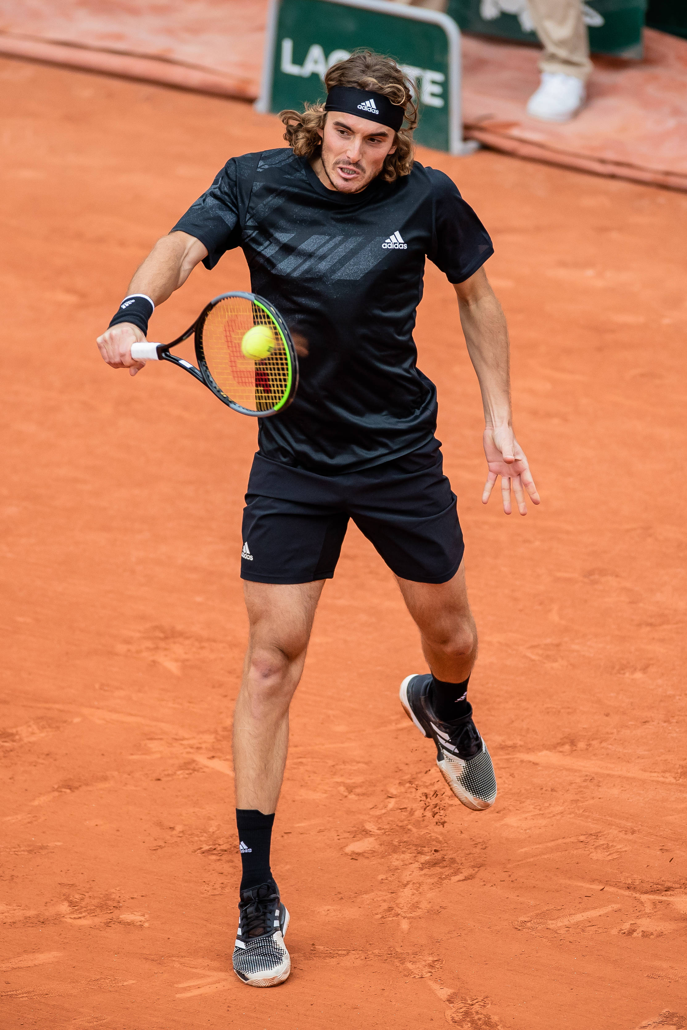 世界网球队力克法国网球队,西西帕斯完成帽子戏法的简单介绍 世界网球队力克法国网球队,西西帕斯完成帽子戏法的简单介绍